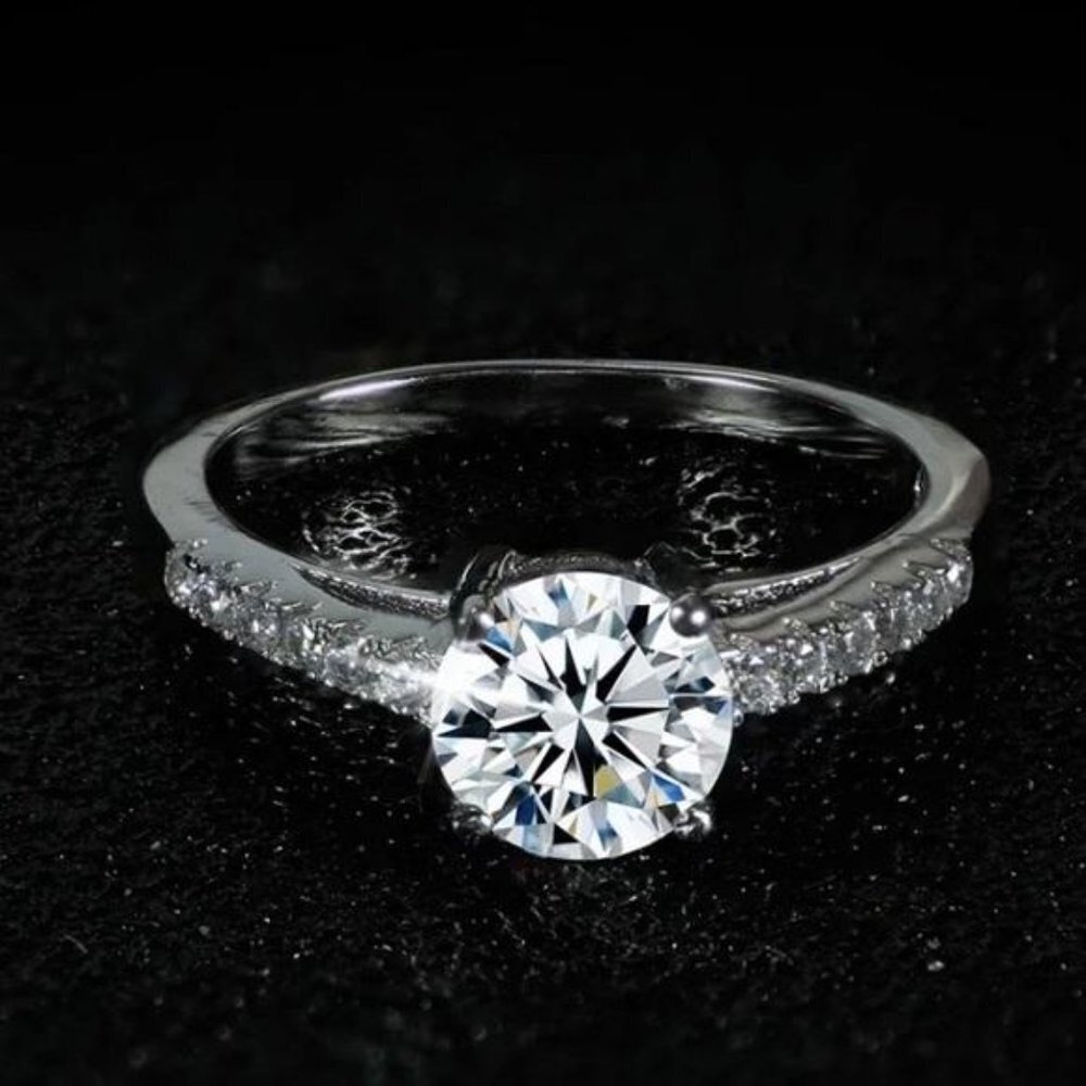 NEW 925 STERLING SILVER DIAMOND ENGAGEMENT RING, CUTE RING, SHINY RING. - Picture 3 of 6